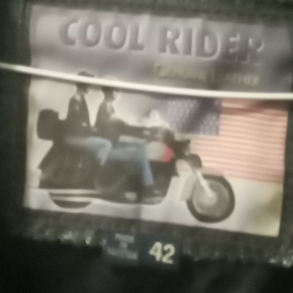 Vest - Picture 2 of 6